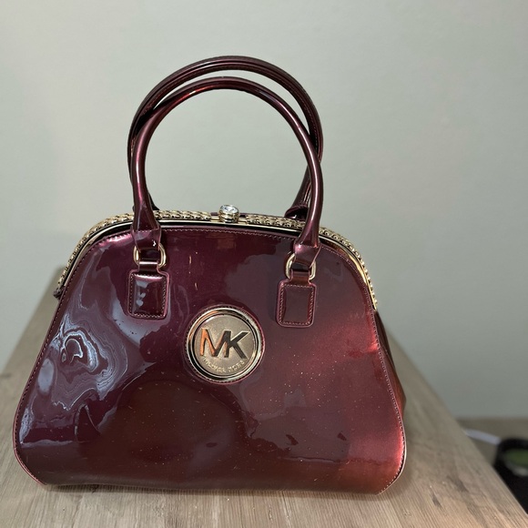 Super Cute and Stylish Satchel - Picture 1 of 9